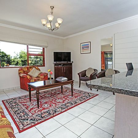 Spacious Garden Cottage Йоханнесбург Экстерьер фото